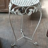 Pedestal table