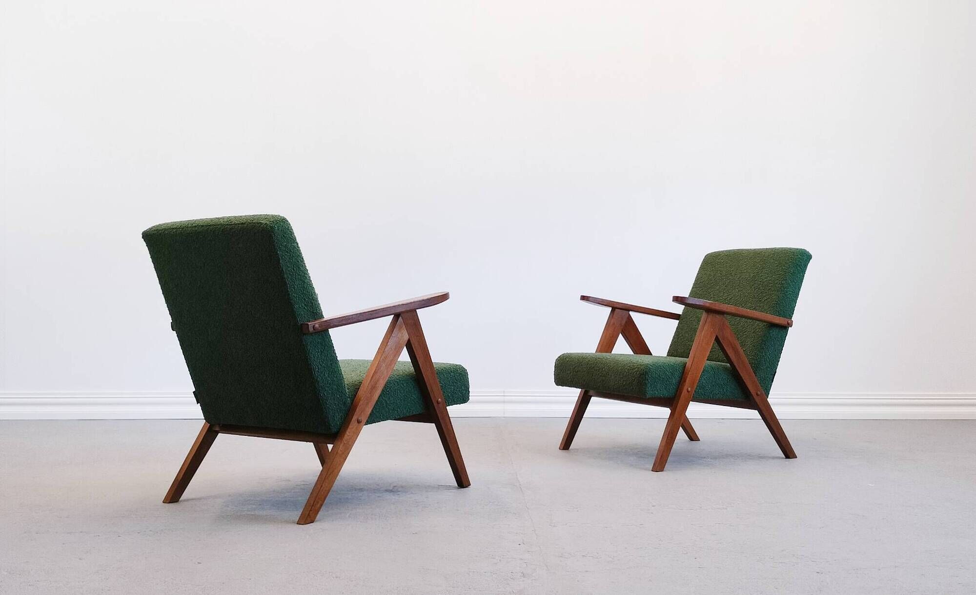 Mid-Century Model B 310 Var Easy Chair in Green Bouclé, 1960s