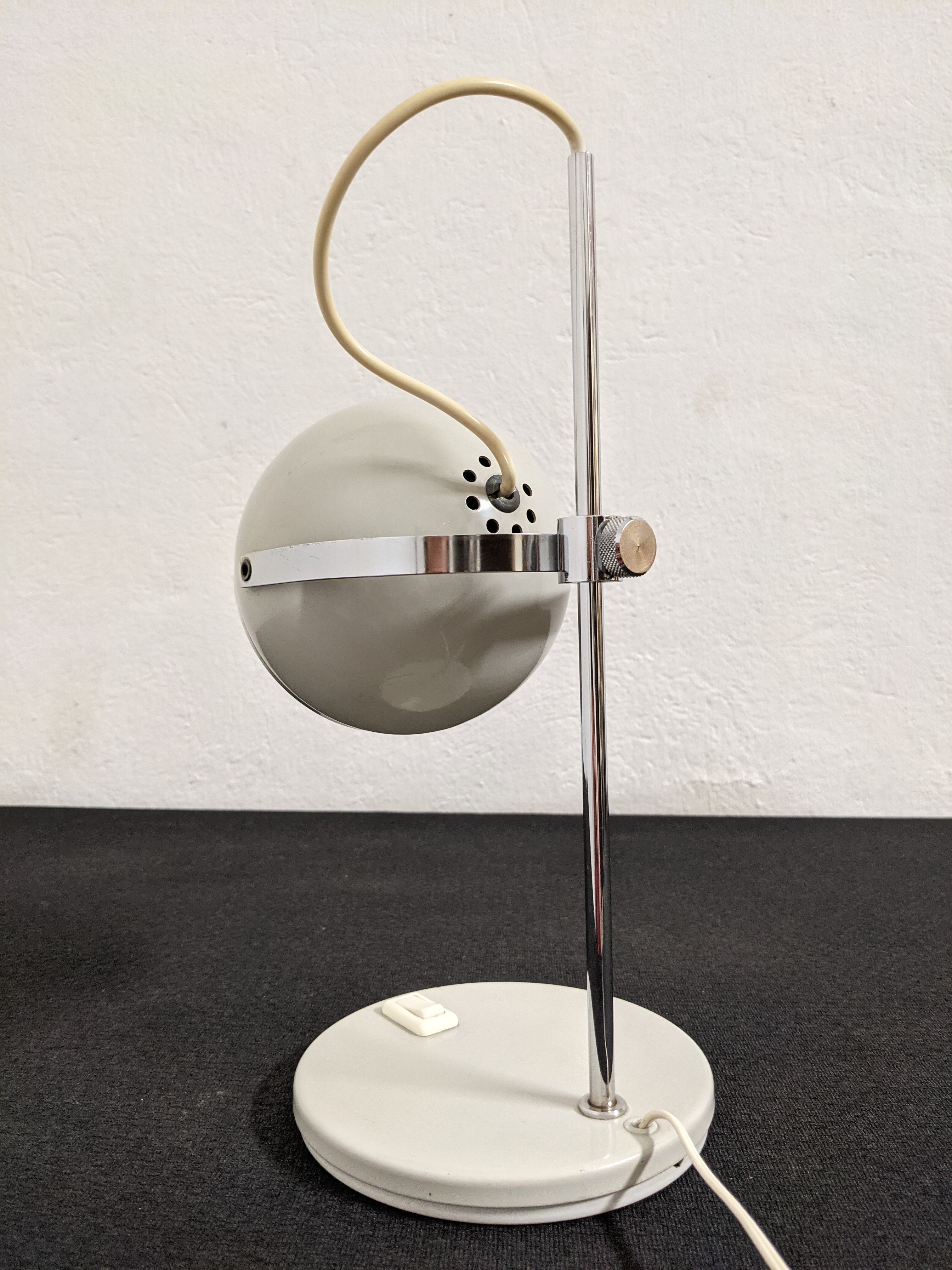 Eye ball lamp of the 60s by Aluminor