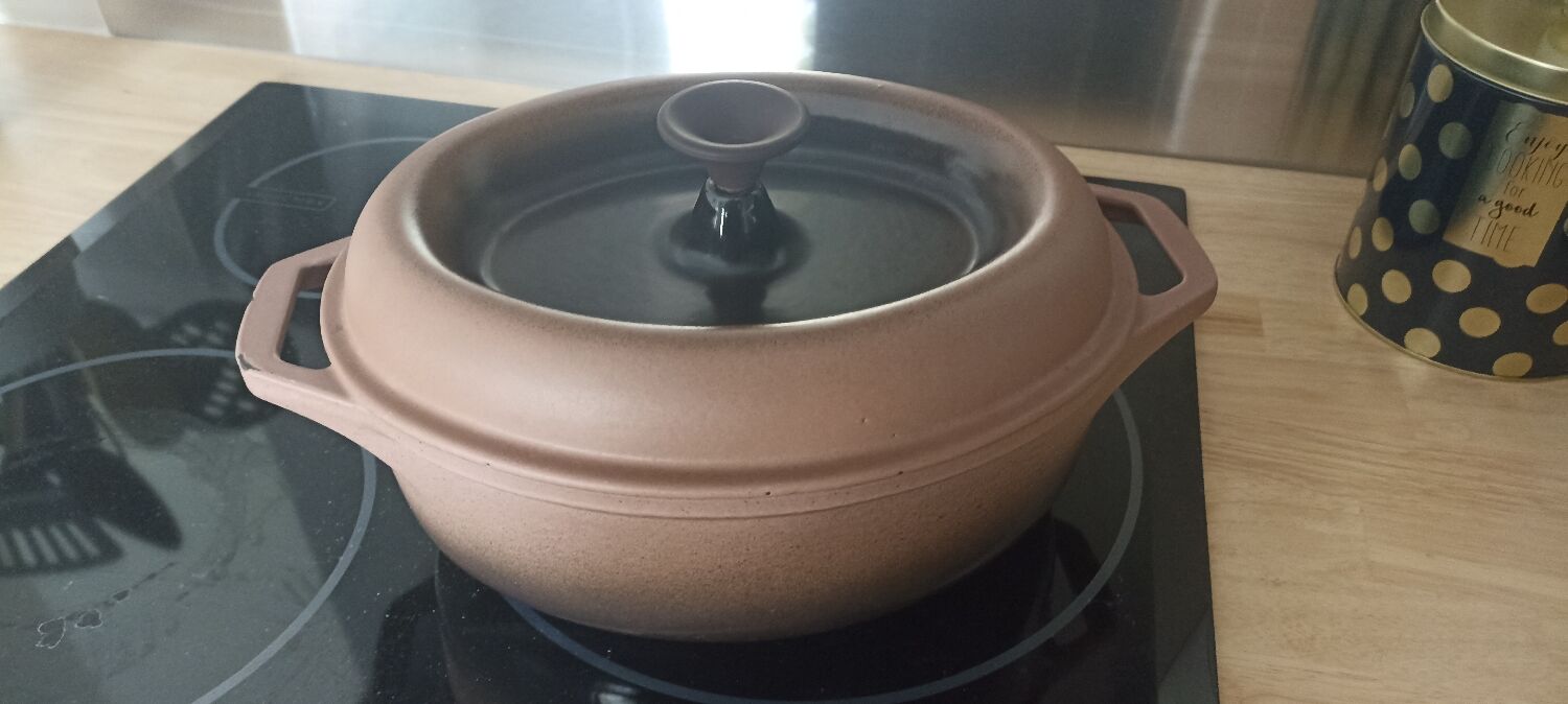 Nomar cast iron casserole