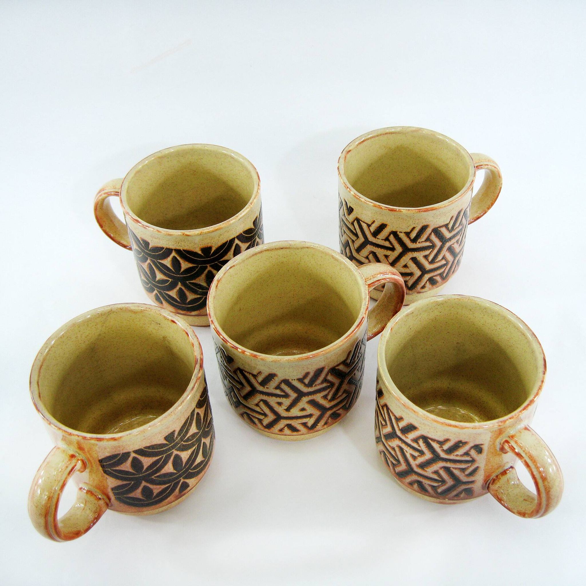 5 beige and fawn stoneware mugs - brown geometric decor - made in England - vintage 70s