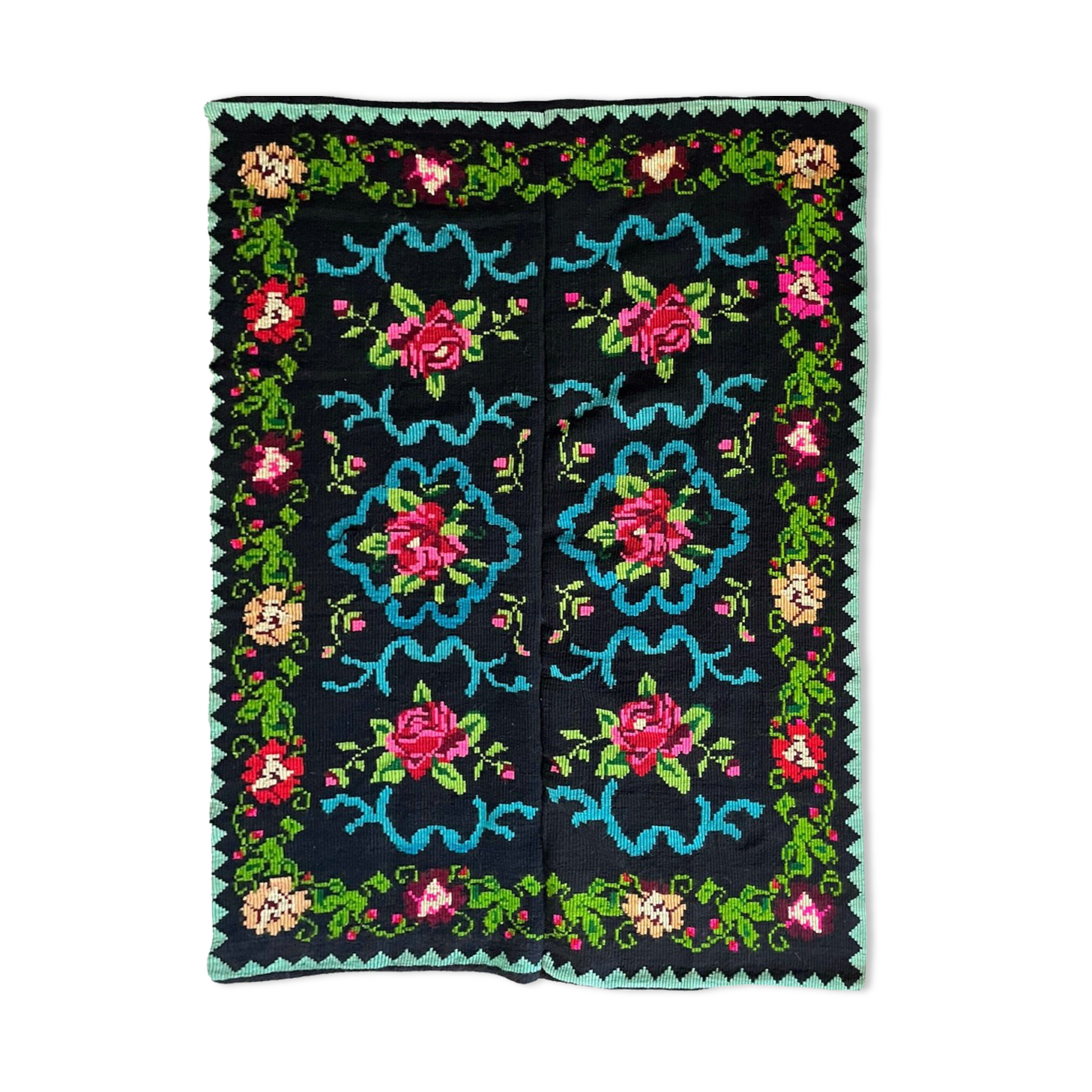 Romanian carpet with roses handmade in wool 177x154cm