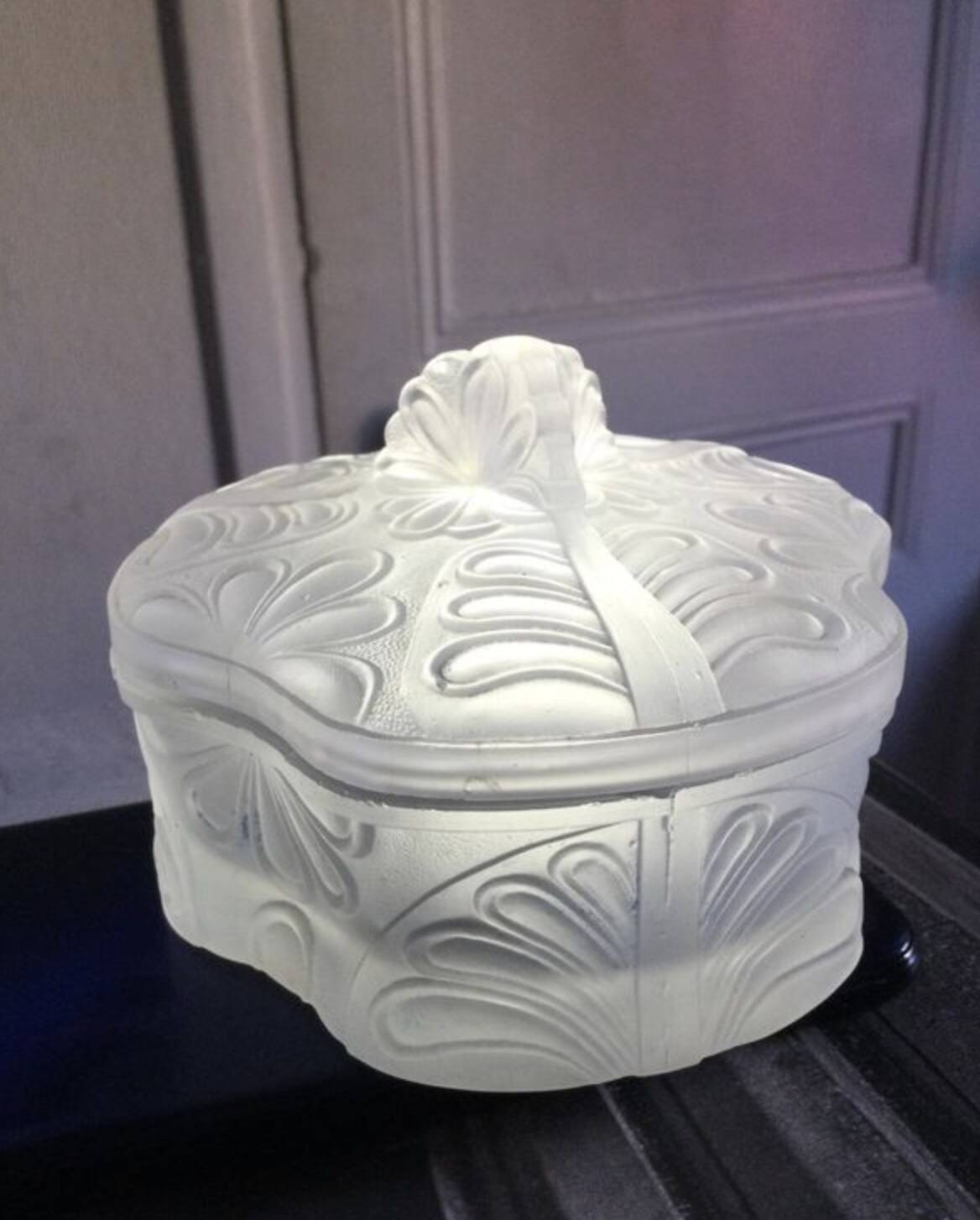 Art Deco Molded Glass Candy Box / Powder Box – Palmette