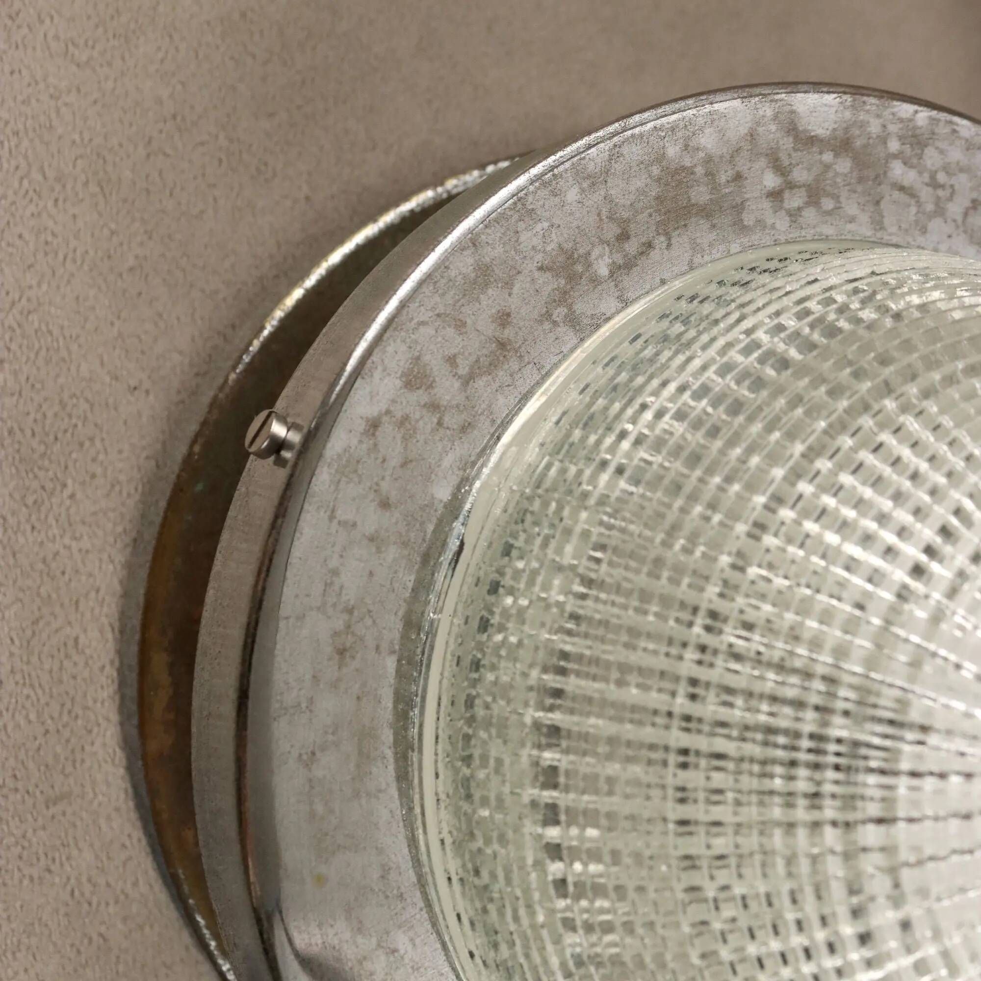 Vintage wall light in aluminium and glass, Italy, 1960s