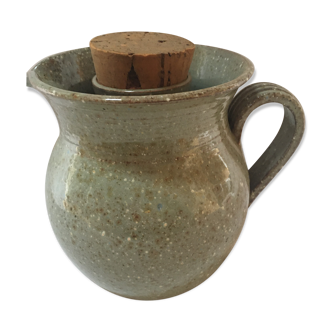 Tank sandstone pitcher