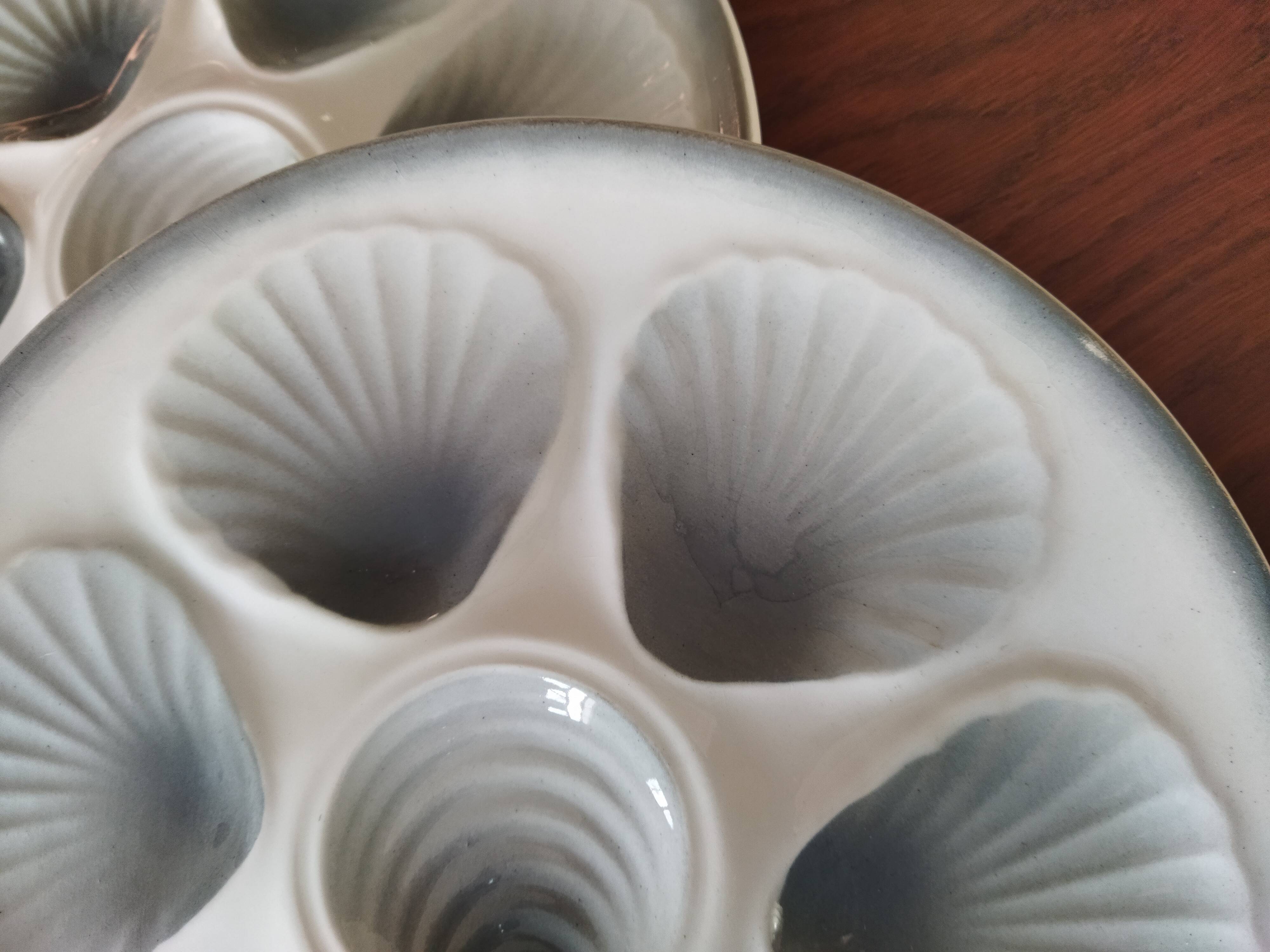 2 Moulin des Loups Orchies oyster plates