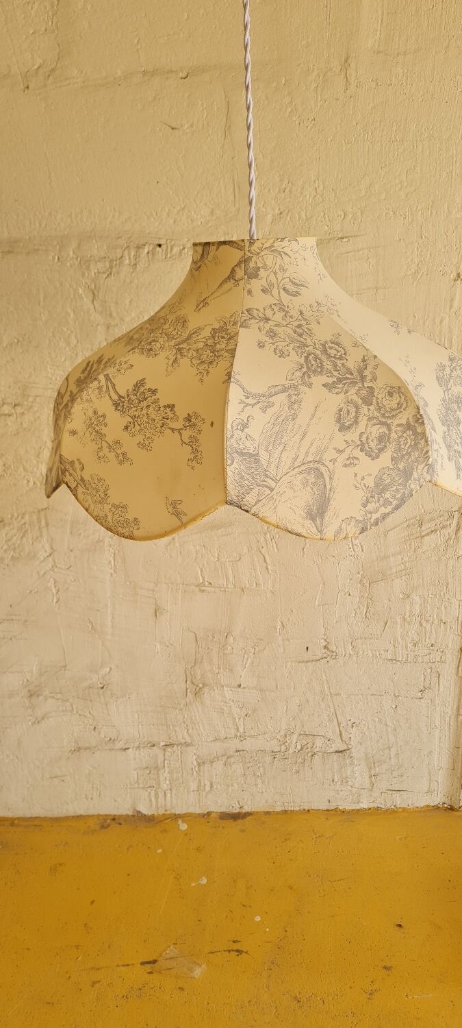 Vintage suspension in toile de jouy