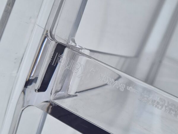 Chaise “Victoria Ghost” – design Philippe Starck pour Kartell