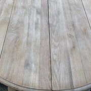 Table à manger ronde extensible Louis Philippe à volets rénovée avec 4 rall