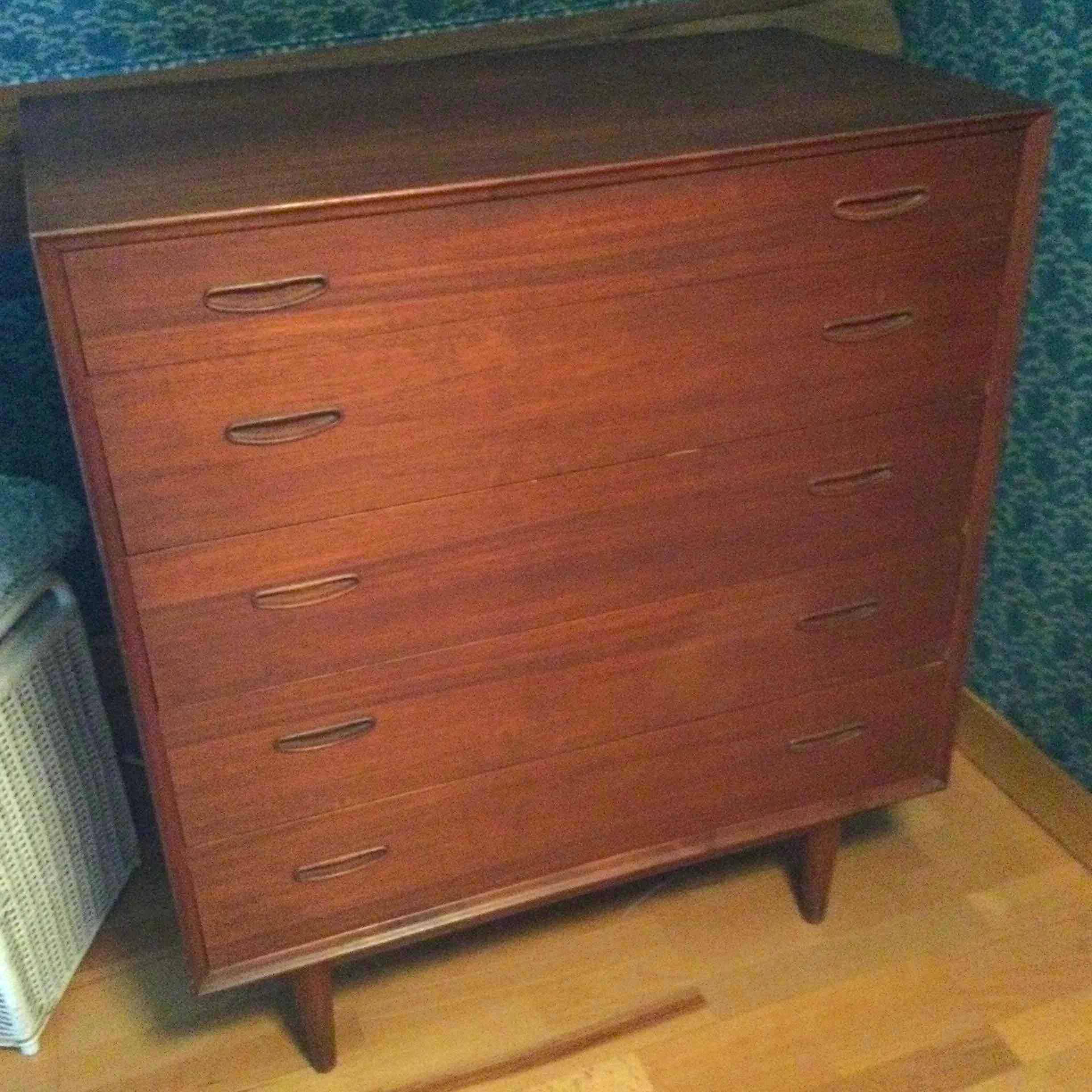 Commode vintage