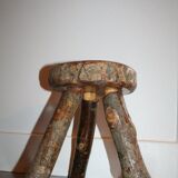 Tabouret de ferme en bois brut tripode