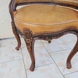 Fauteuil de bureau louis xv, sculpté, canné, garni cuir