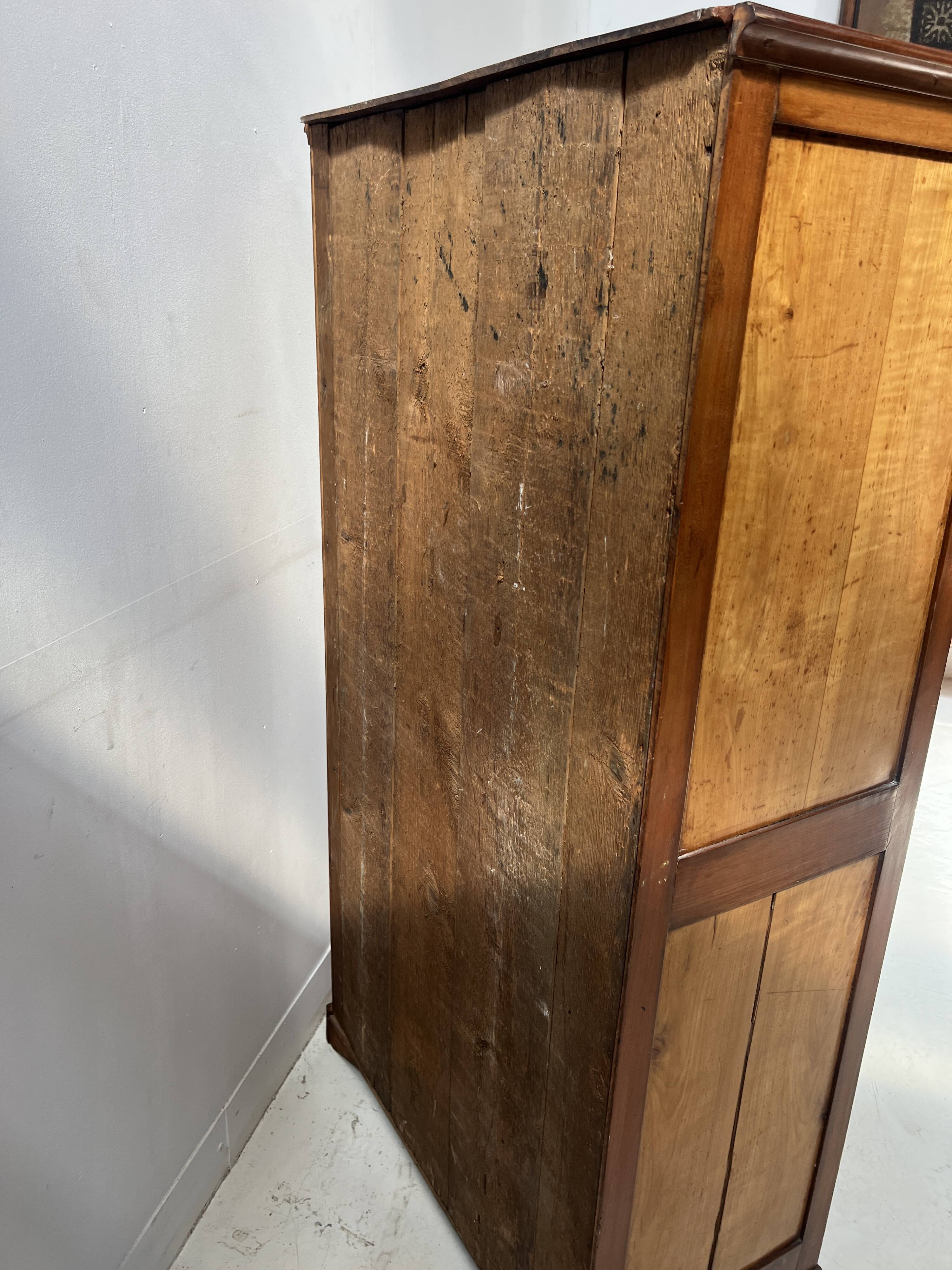 Pair of display cabinets in solid cherry wood from the 19th century.