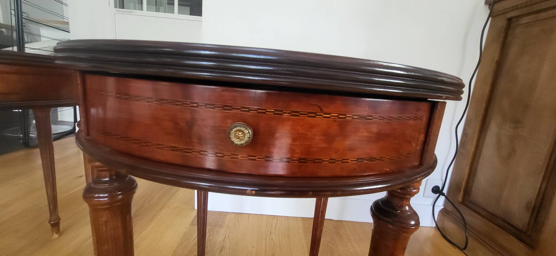 2 petites tables marquerie acajou