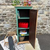 Bonnet, wardrobe