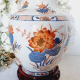 Hand-painted porcelain table lamp, Chinese Imari style.
