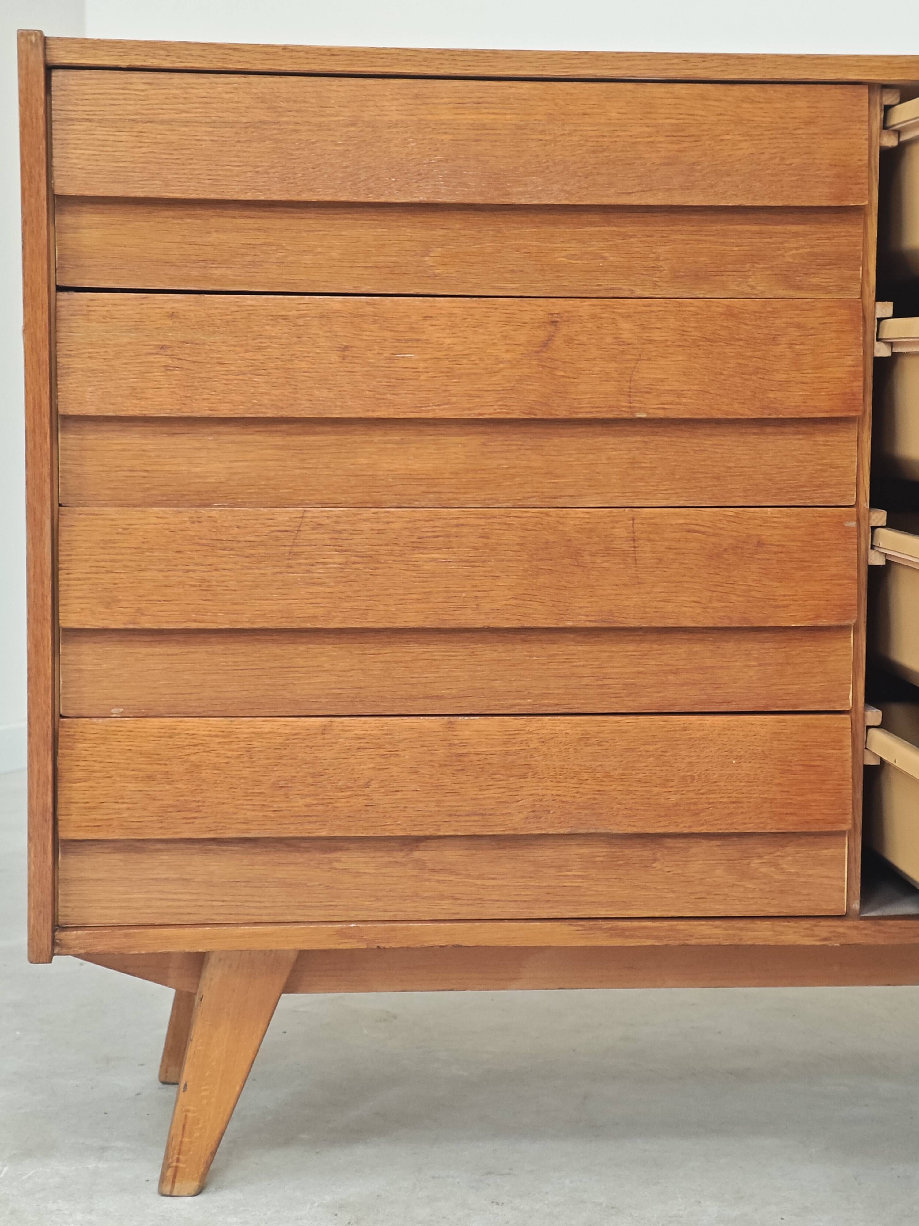 Commode U 453 bois par Jiri Jiroutek pour Interier Praha 1960