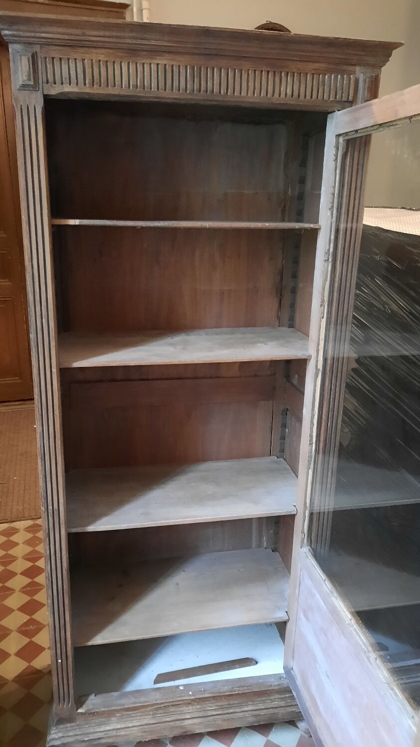 Art Deco style showcase