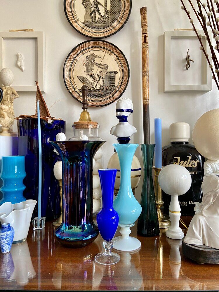 Blue soliflore in opaline