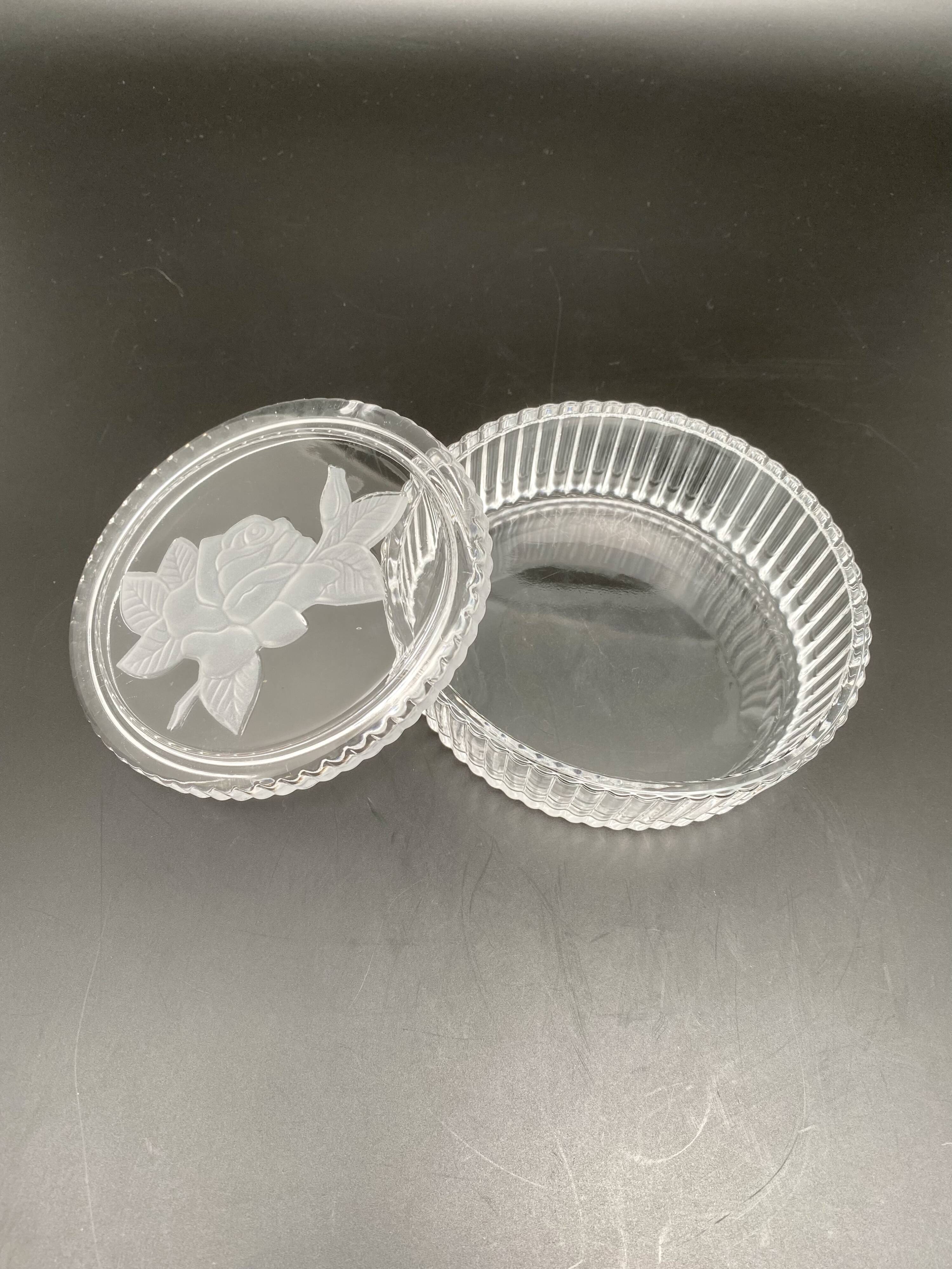 Decorative box in pink glass