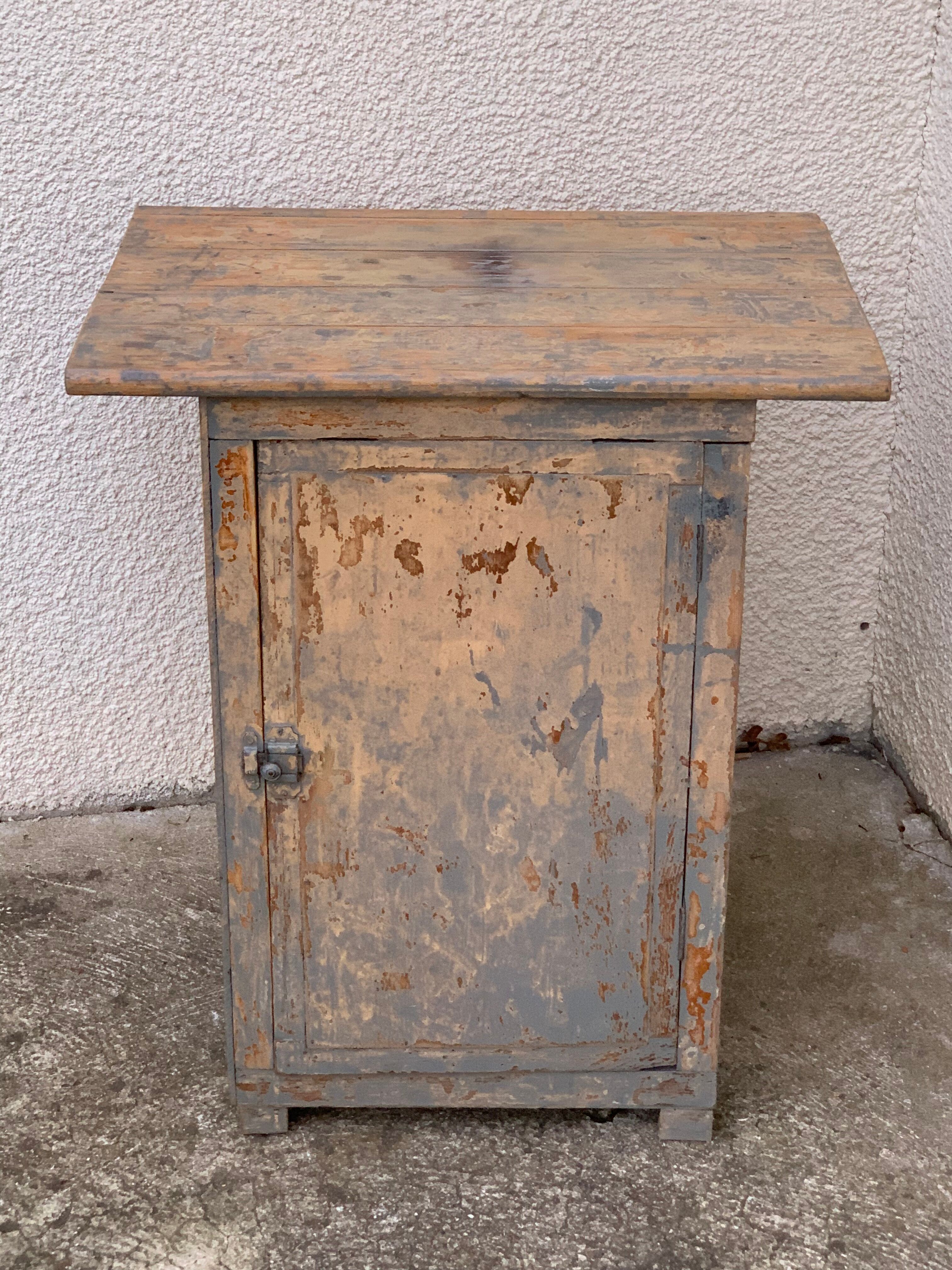 Parisian workshop buffet with patina 1940
