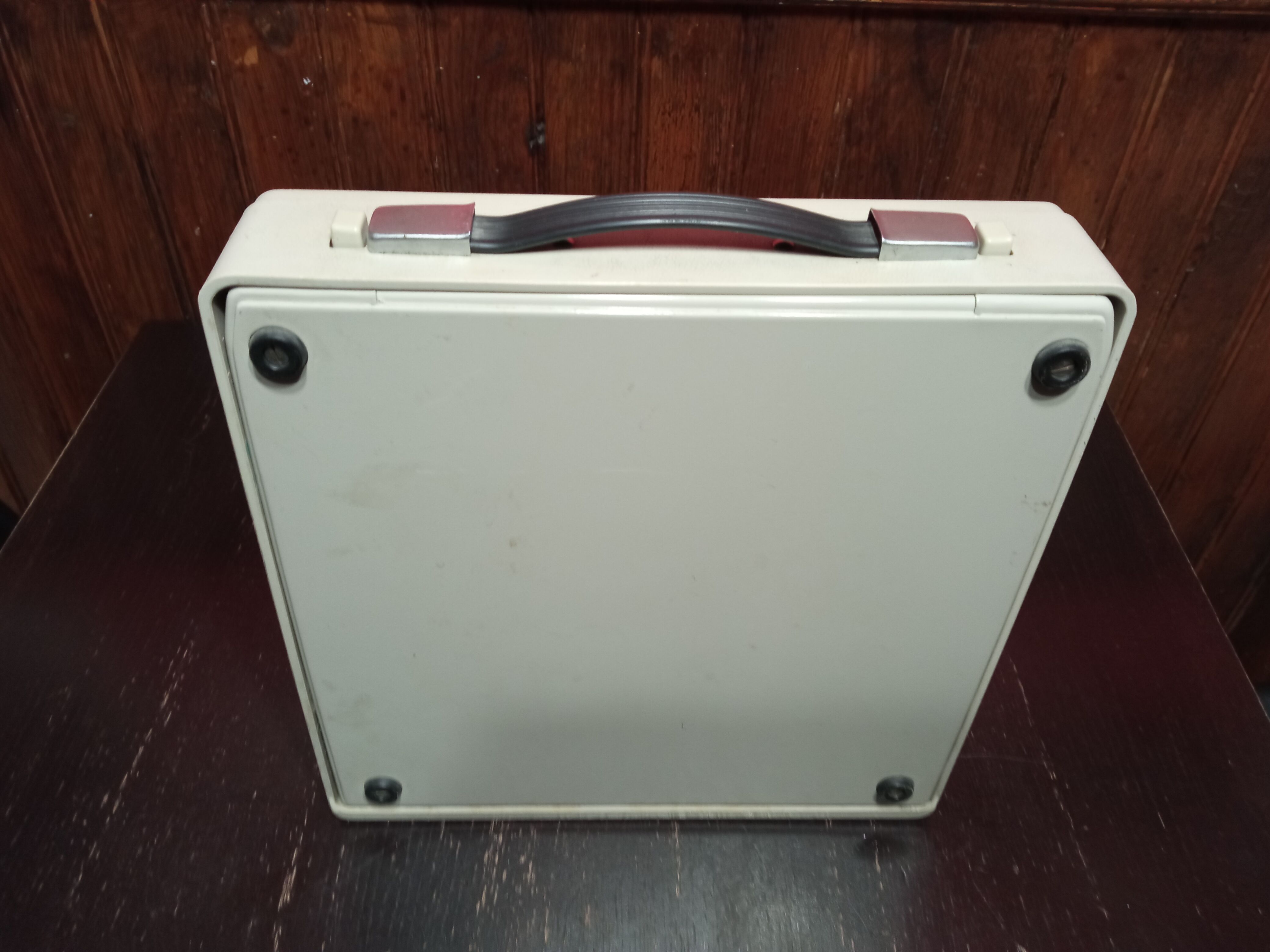 Royal 200 vintage typewriter