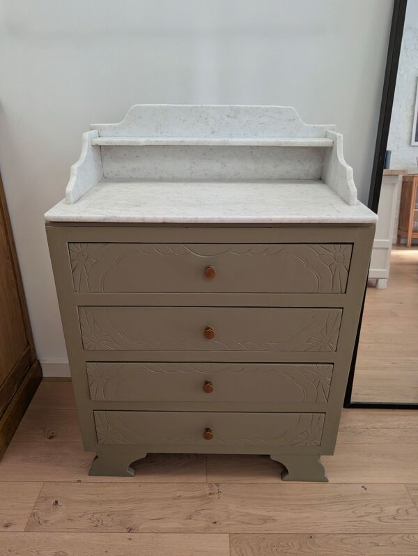 Commode ancienne relookée avec plateau en marbre, coiffeuse vintage
