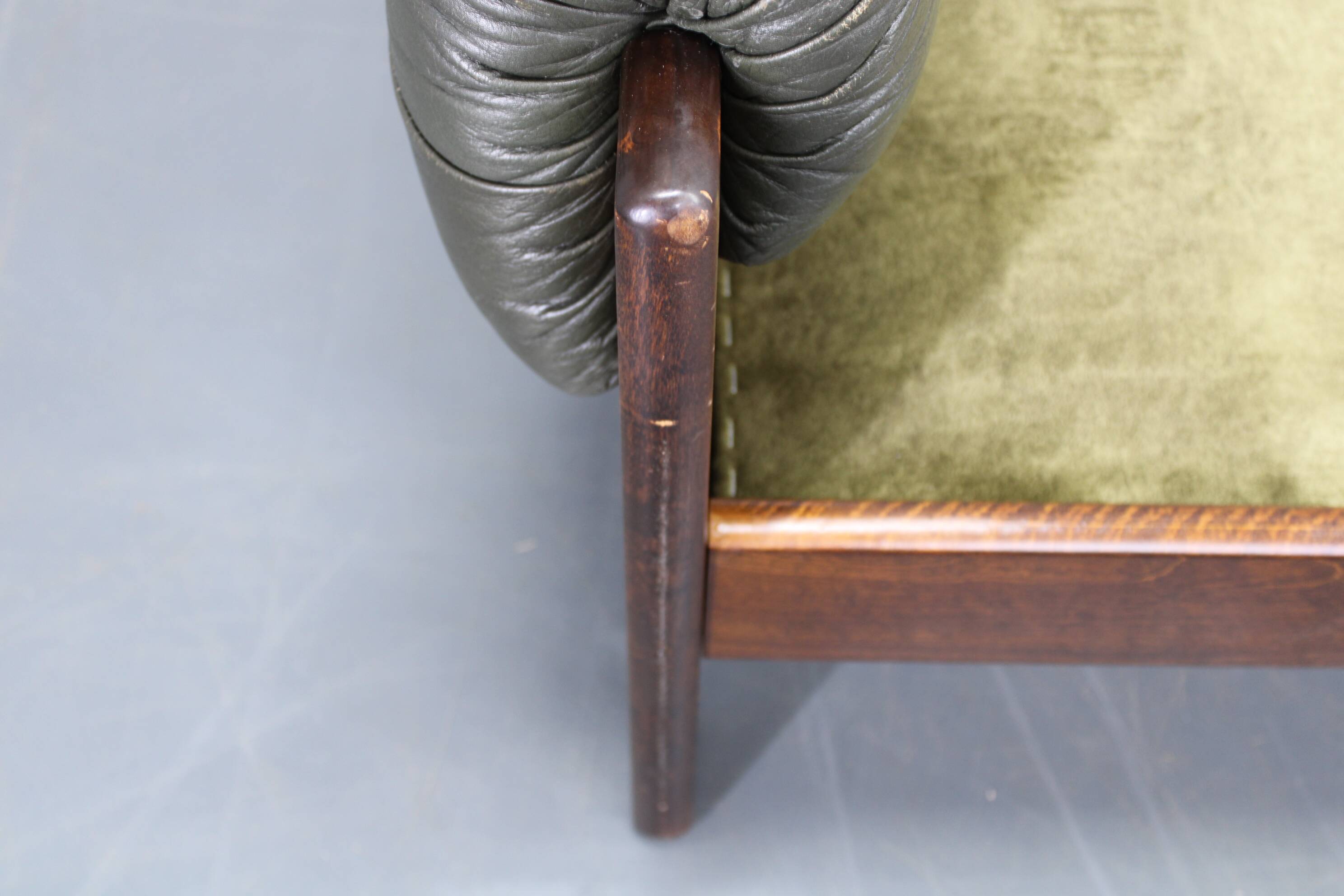 Mid-century Czechoslovak green leather sofa, 1970s