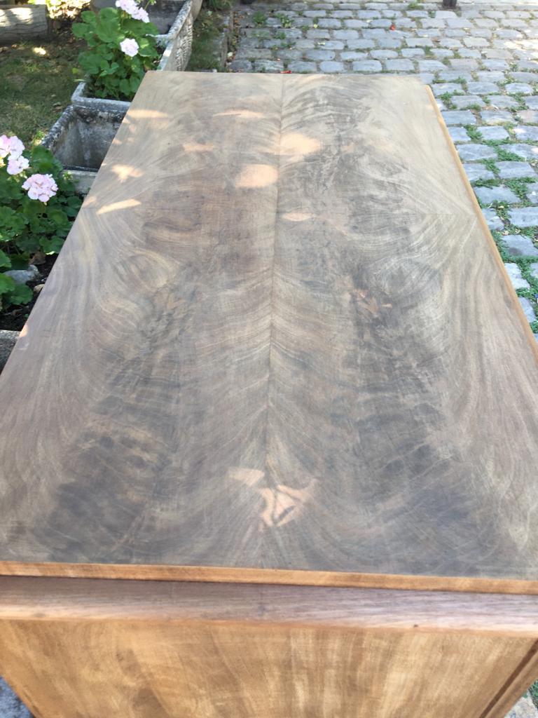 Wooden chest of drawers Mahogany veneers Late nineteenth 4 drawers