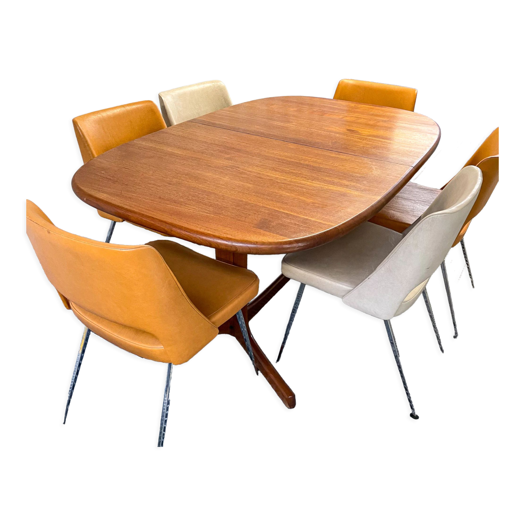 Dyrlund editor, scandinavian table in solid teak