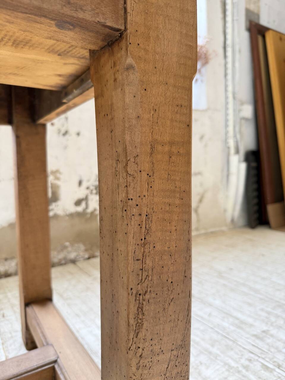 Antique farmhouse or drapery table in walnut, 1900 XL