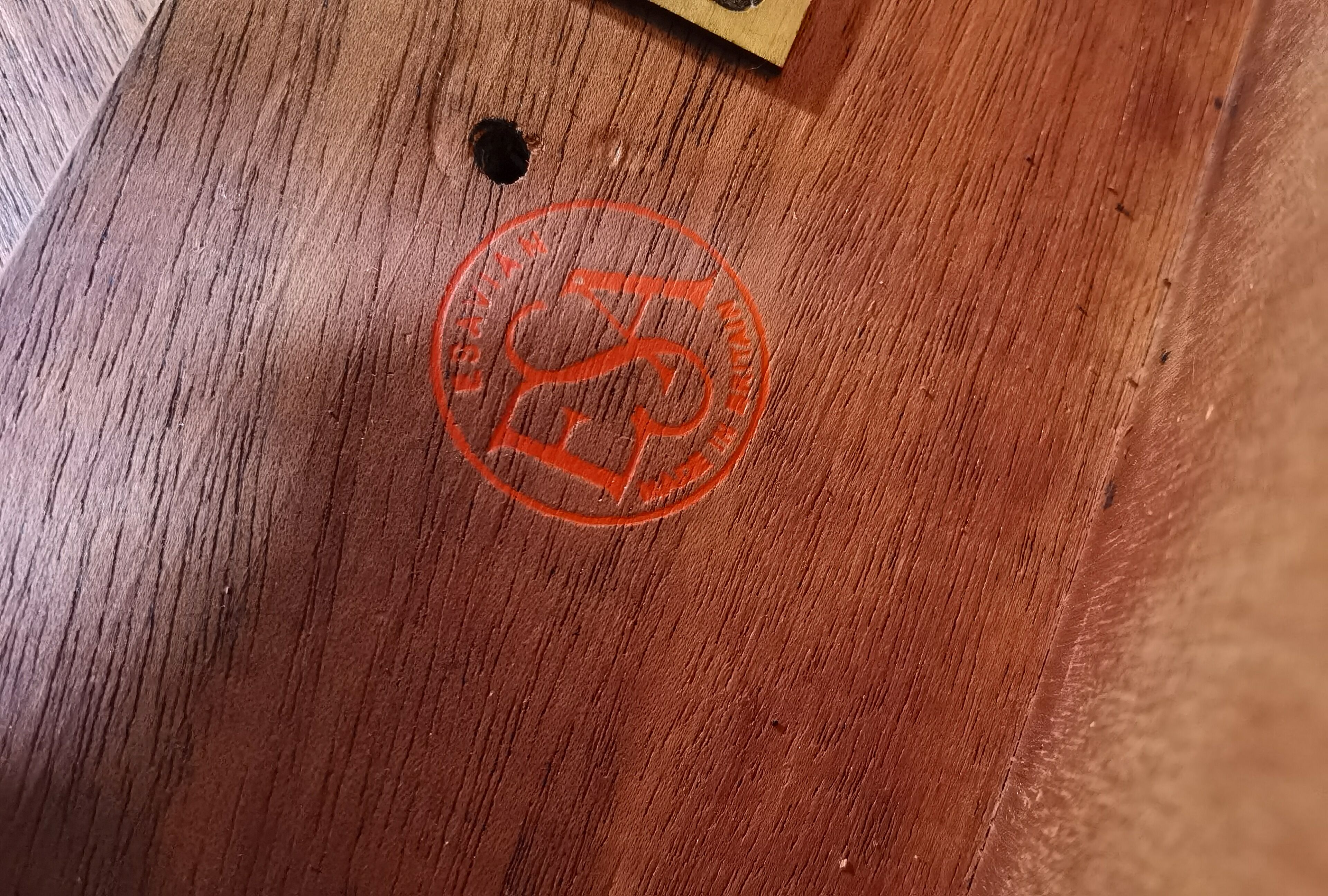 James Léonard's 6212 desk and chair for ESA Esavian