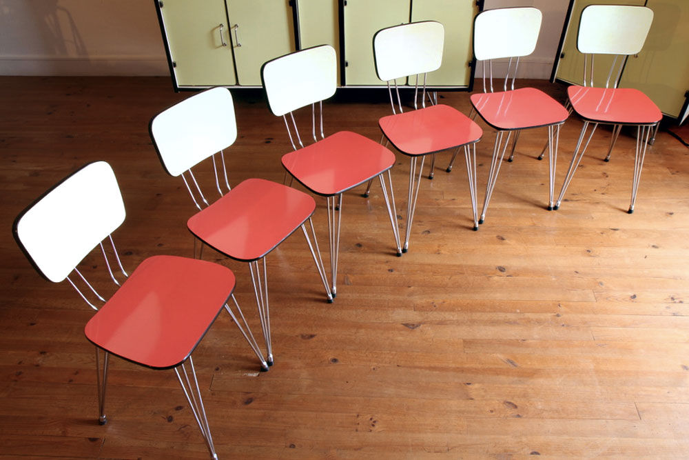 Table et chaises rockabilly en Formica structure Eiffel.