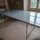 Table Moment du designer Niels Gammelgaard pour Ikea