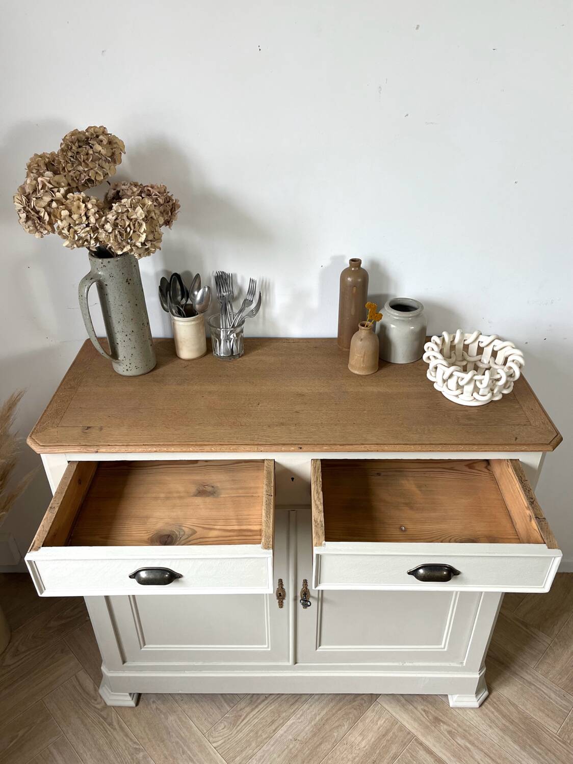 Buffet grège en chêne