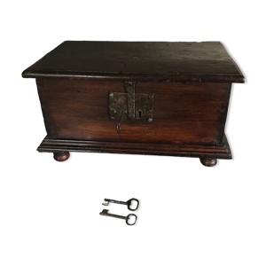 ancien coffre en bois