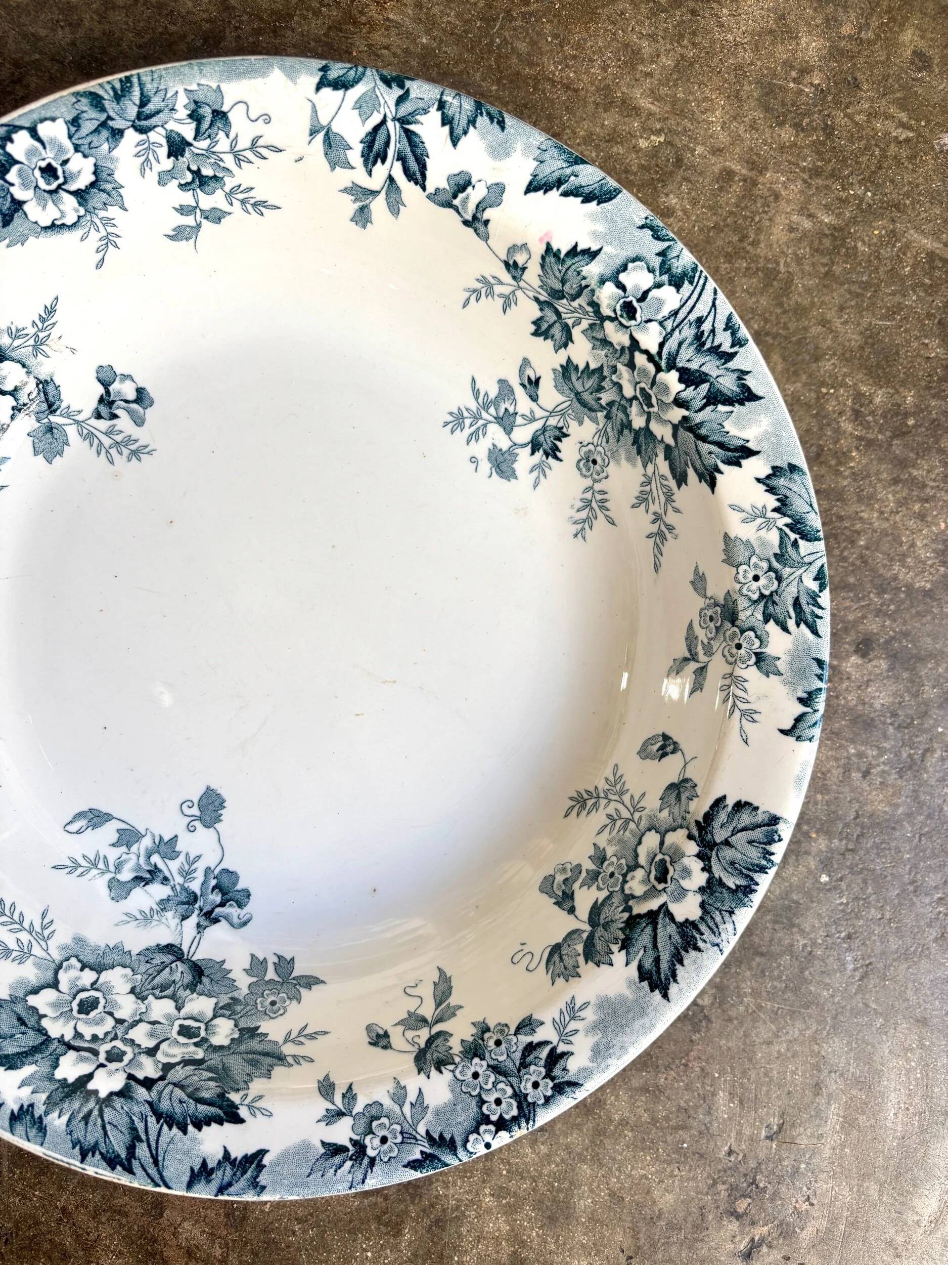 Hollow round plate St Amand & Hamage, "Marie-Louise" service