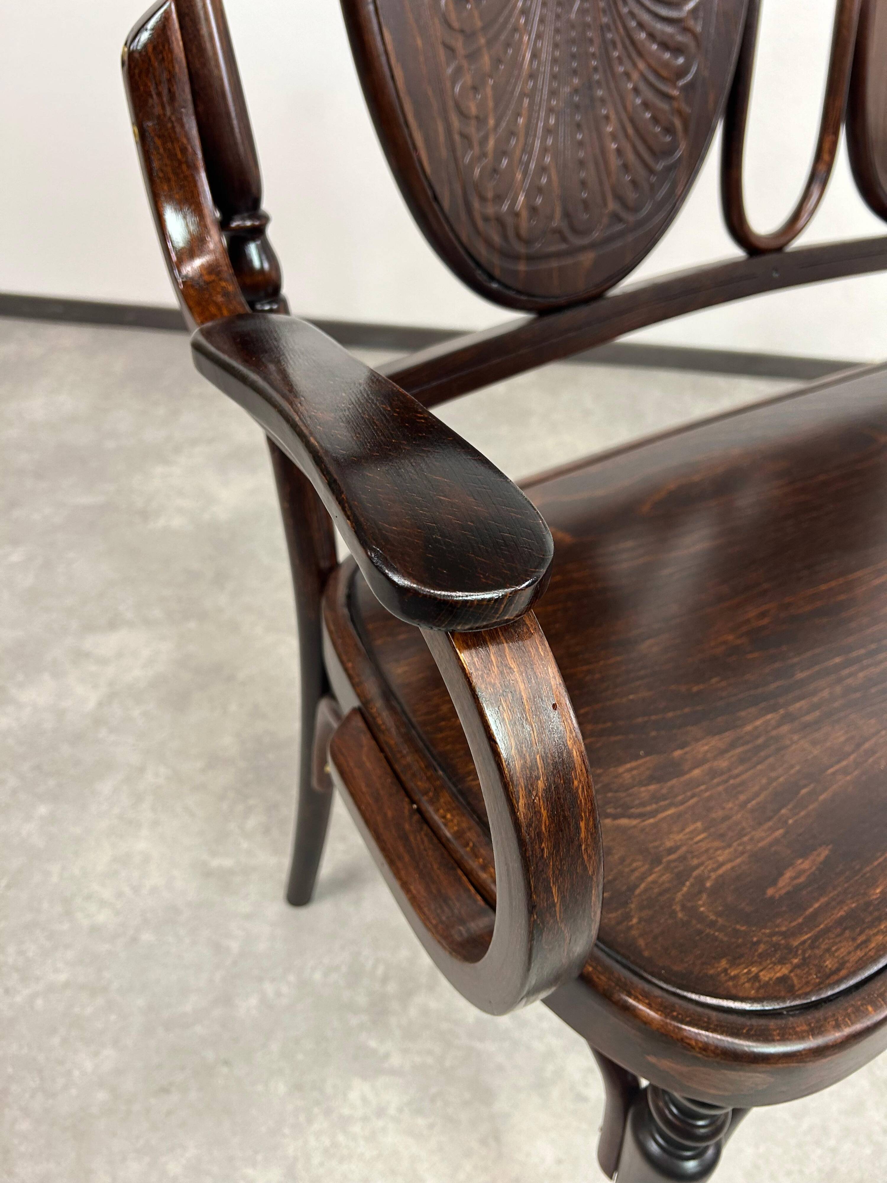 Banc cintré Sécession par Thonet Mundus