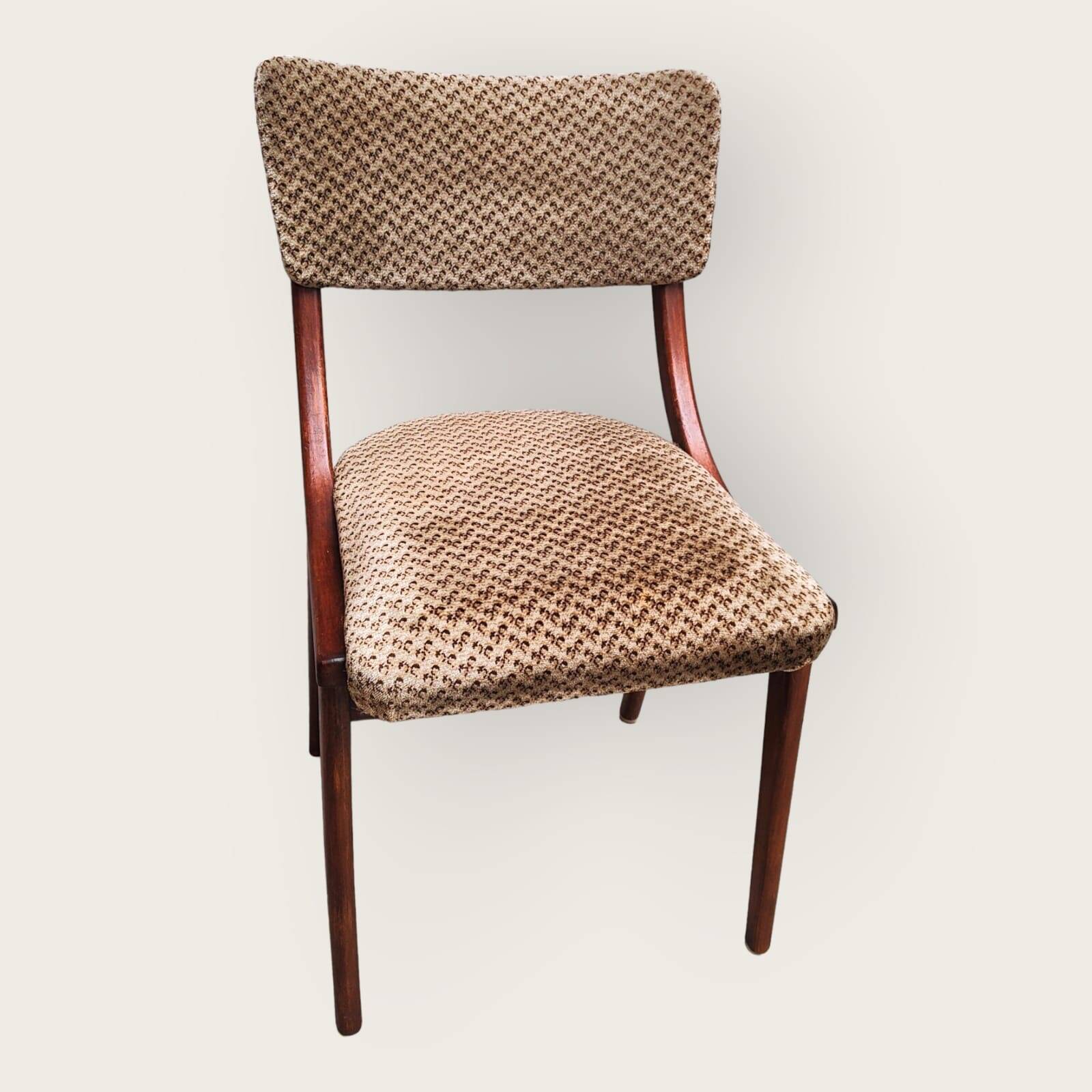 Zes Mid Century stoelen