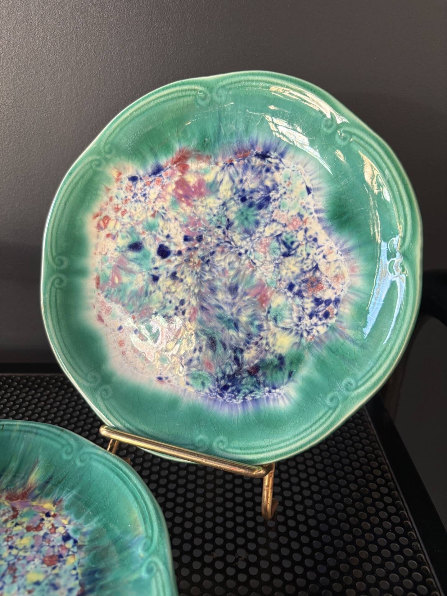 Flamed ceramic plates