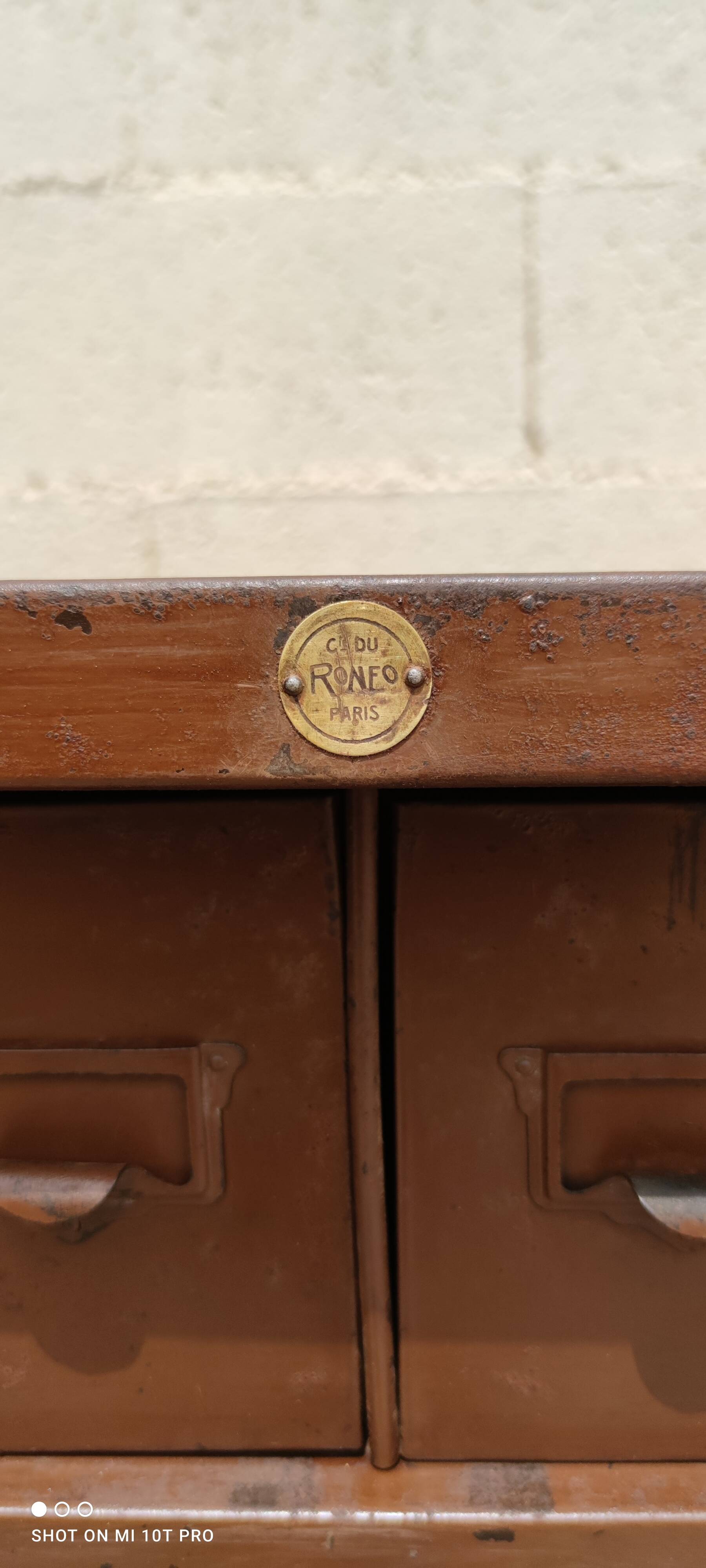 Industrial trade cabinet with drawers
