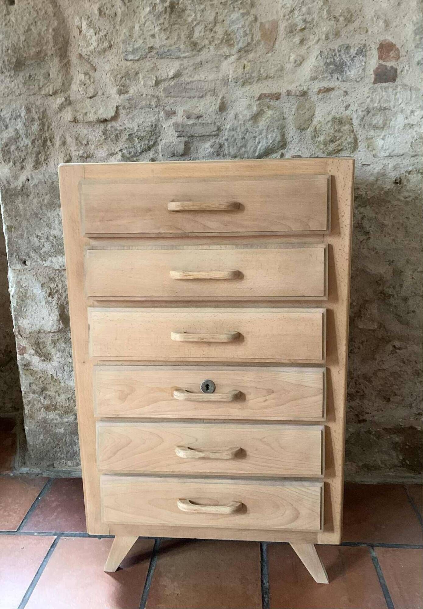 Chest of drawers with 6 drawers in matte cast iron colour.