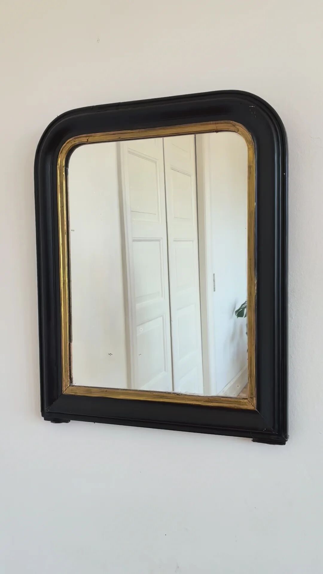 Miroir antique français Louis Philippe – noir et or, fin du 19e siècle