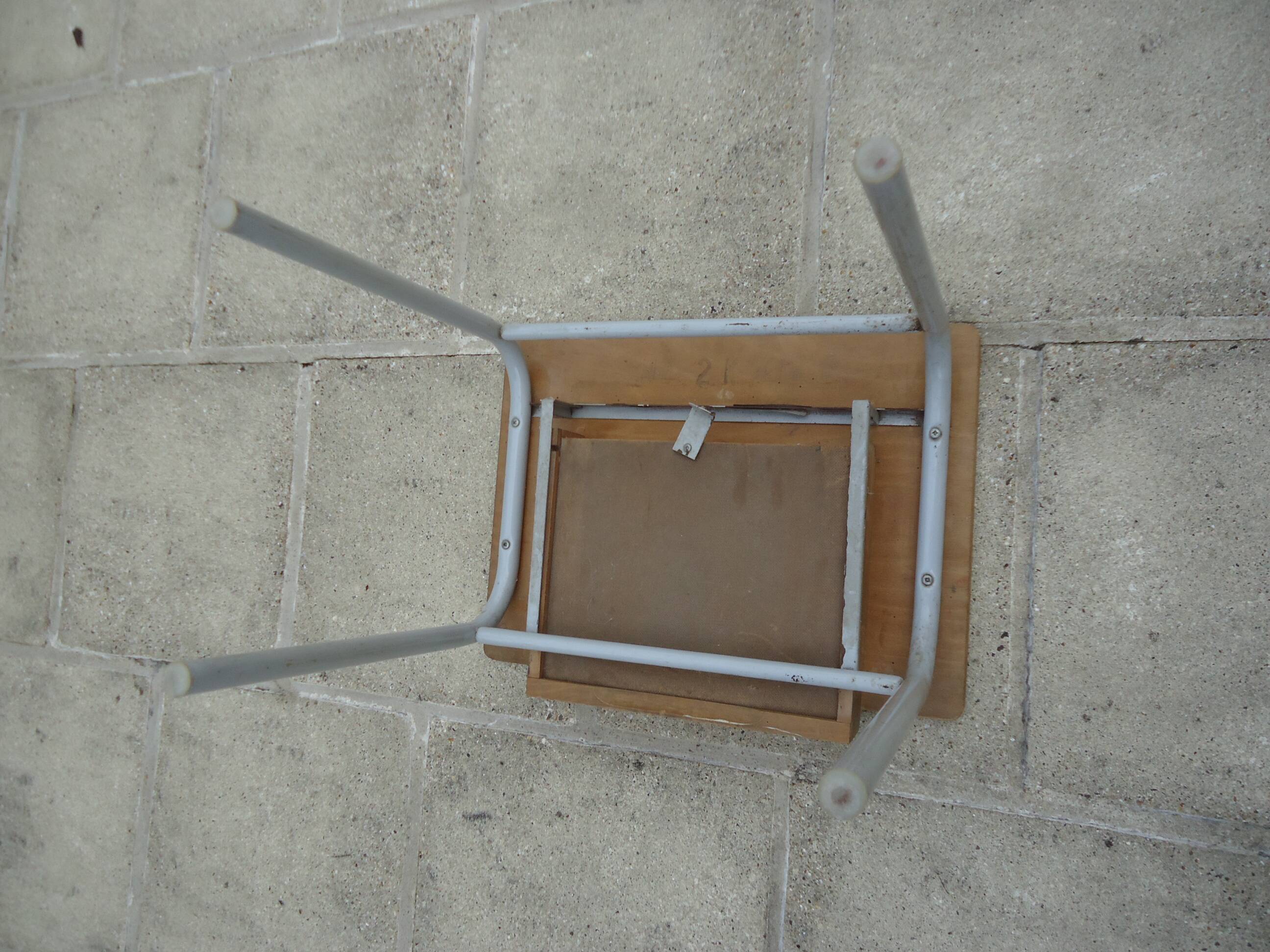 Bureau d’écolier et sa chaise assortie, année 70
