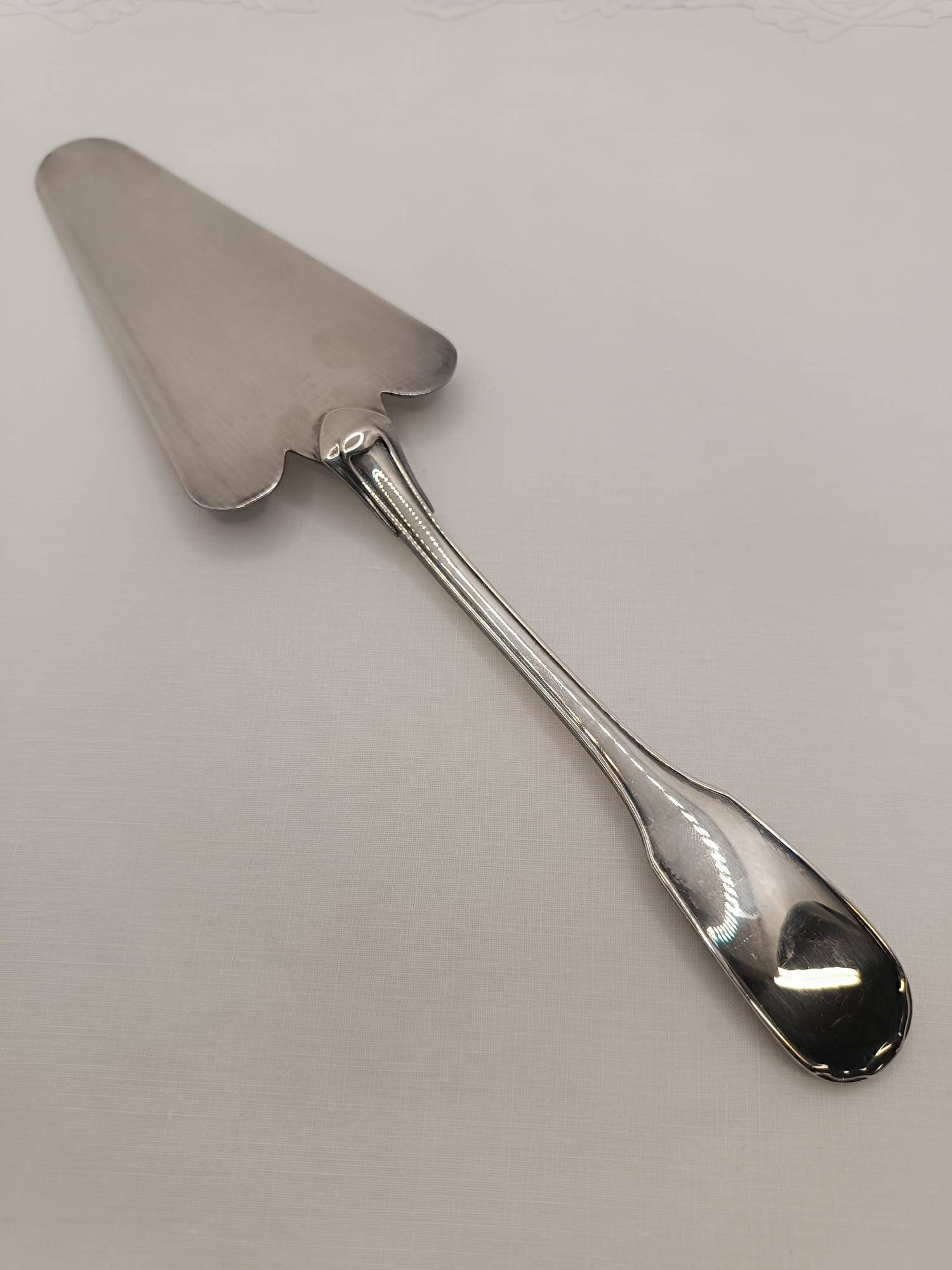 Pelle à gâteau en métal argenté Christofle, modèle Touraine