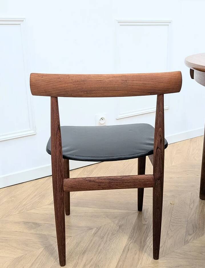 Roundette table and chairs by Hans Olsen