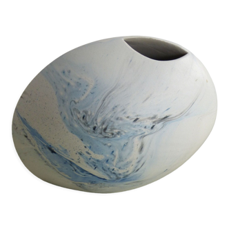 Vase ovale blanc et bleu
