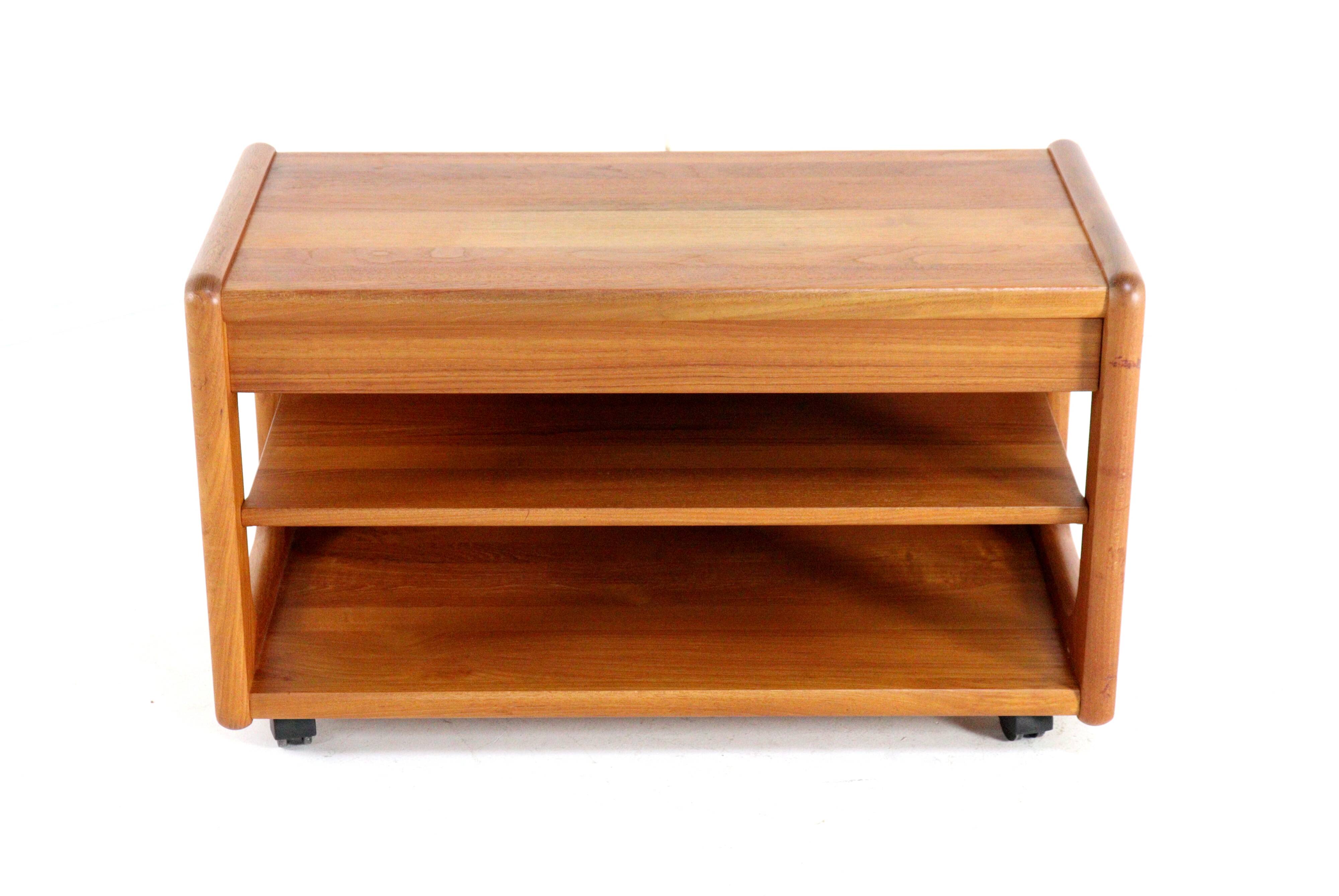 Desserte, table d'appoint vintage en teck sur roulettes, Danemark