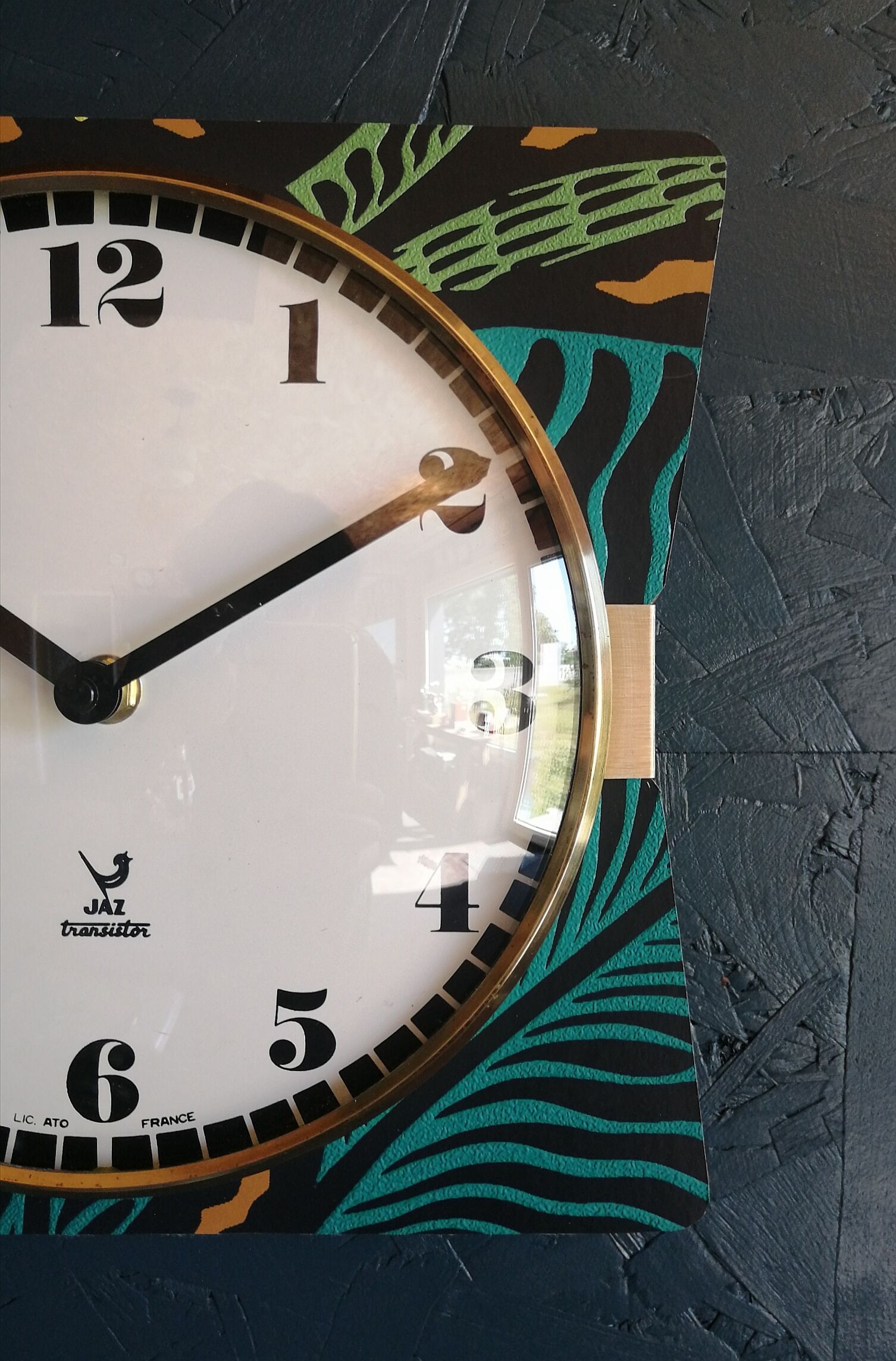Vintage clock golden silent wall clock "Jaz black green ochre"