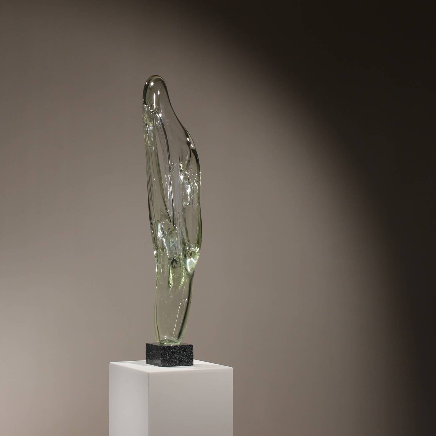 Monumental Glass Sculpture ‚Caviersecha‘ | Eastern Europe 1987